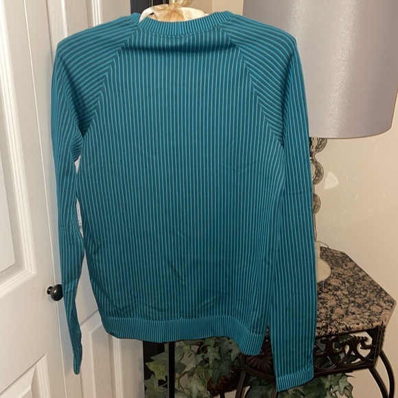 Lululemon restless pullover - Picture 2 of 8